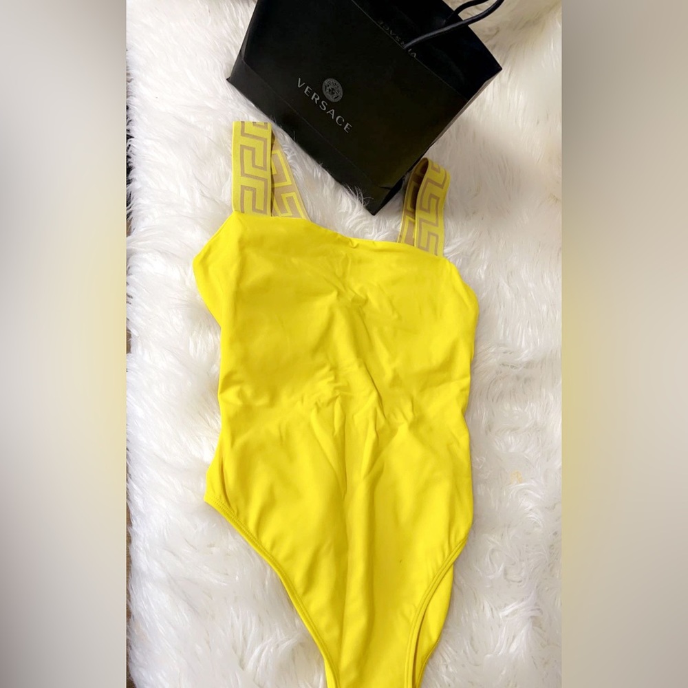 Versace full swimsuit 100% original one posture like new